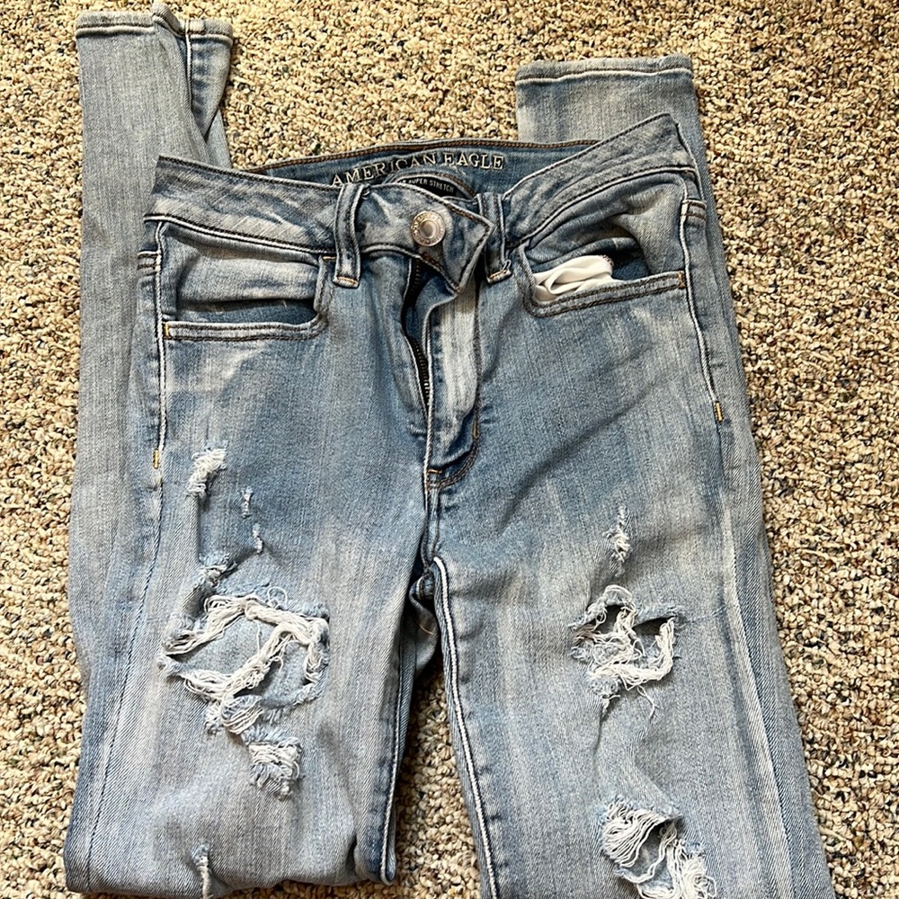 AMERICAN EAGLE JEANS
